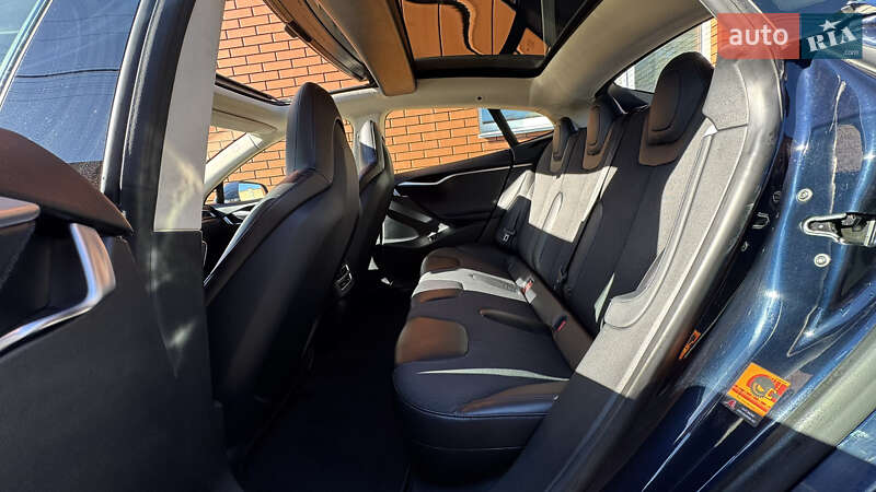 Ліфтбек Tesla Model S 2013 в Вінниці