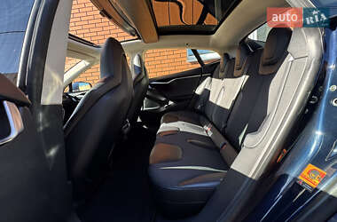 Лифтбек Tesla Model S 2013 в 