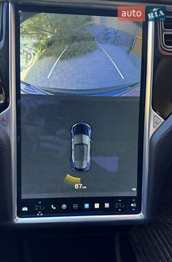 Лифтбек Tesla Model S 2013 в 