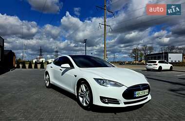 Лифтбек Tesla Model S 2013 в 