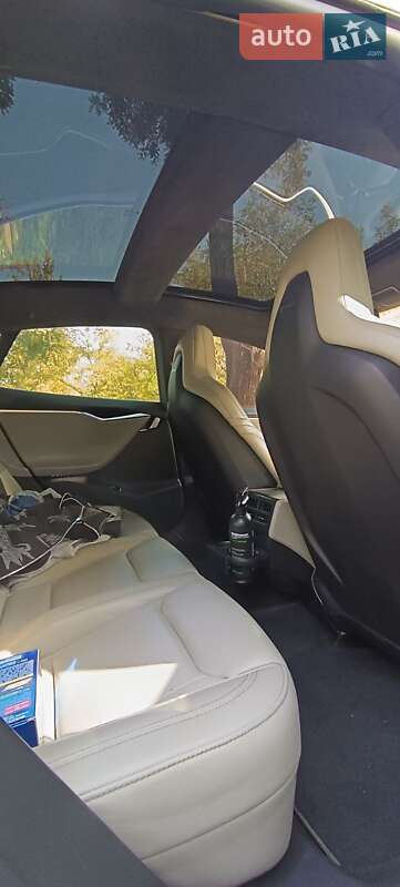 Лифтбек Tesla Model S 2014 в Кривом Роге