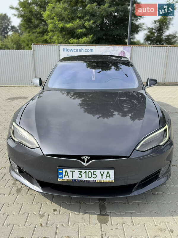 Лифтбек Tesla Model S 2016 в Снятине
