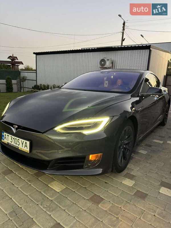 Лифтбек Tesla Model S 2016 в Снятине