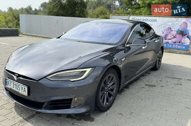 Лифтбек Tesla Model S 2016 в Снятине