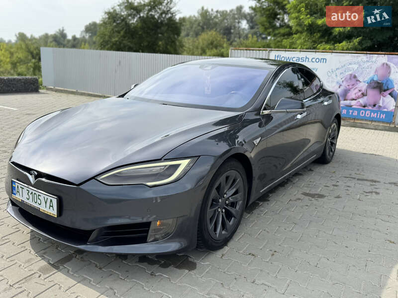 Лифтбек Tesla Model S 2016 в Снятине