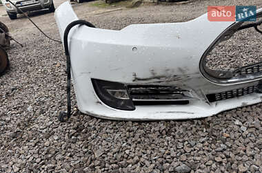 Лифтбек Tesla Model S 2015 в 