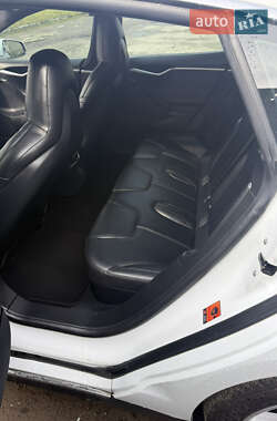 Лифтбек Tesla Model S 2015 в 