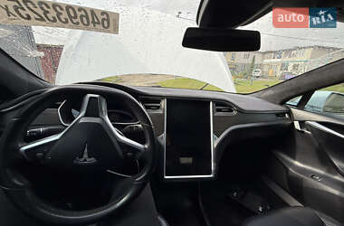 Лифтбек Tesla Model S 2015 в 
