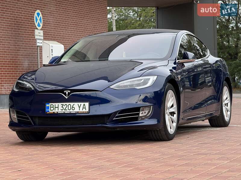 Лифтбек Tesla Model S 2016 в Одессе