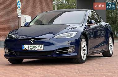 Ліфтбек Tesla Model S 2016 в 