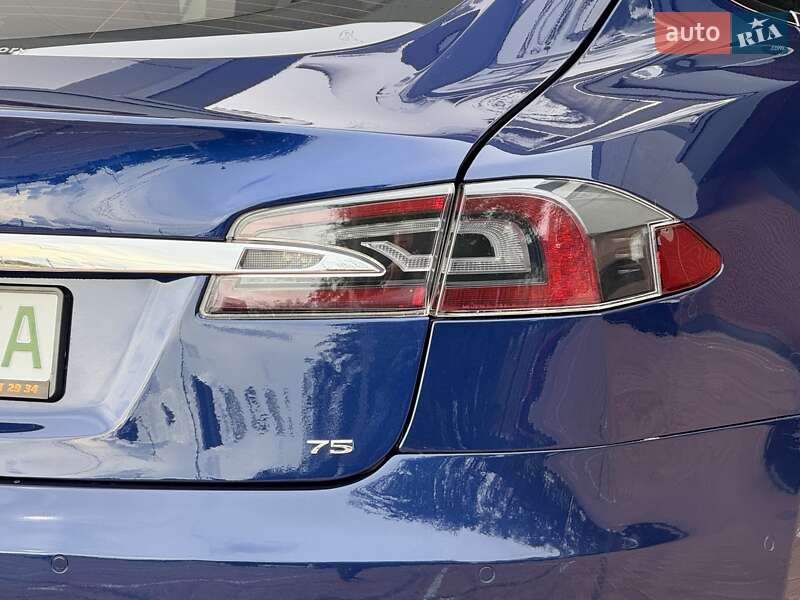 Лифтбек Tesla Model S 2016 в Одессе