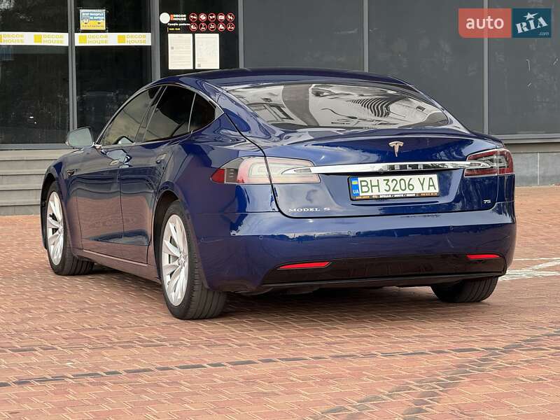 Лифтбек Tesla Model S 2016 в Одессе