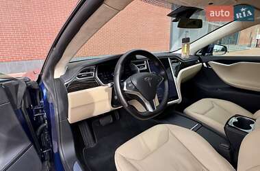 Ліфтбек Tesla Model S 2016 в 