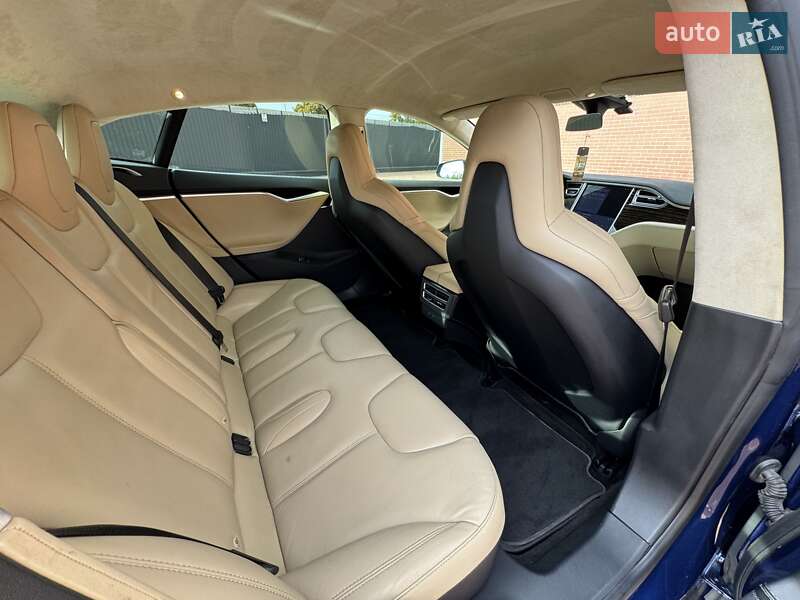 Лифтбек Tesla Model S 2016 в Одессе