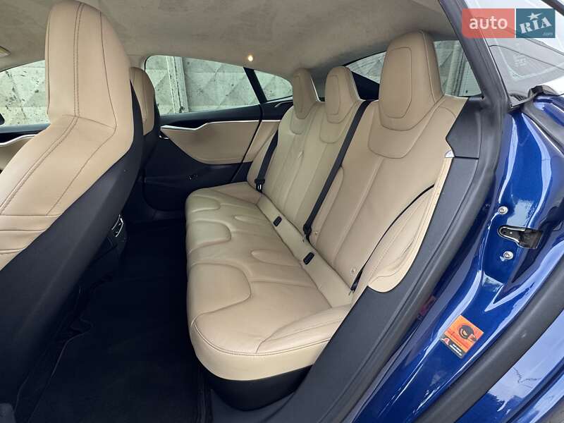 Лифтбек Tesla Model S 2016 в Одессе