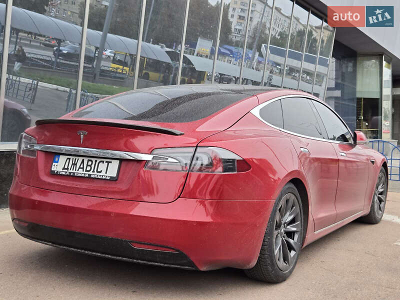 Ліфтбек Tesla Model S 2019 в Києві