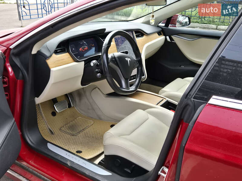 Ліфтбек Tesla Model S 2019 в Києві