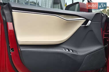 Лифтбек Tesla Model S 2019 в 