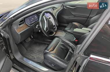 Лифтбек Tesla Model S 2017 в Ровно