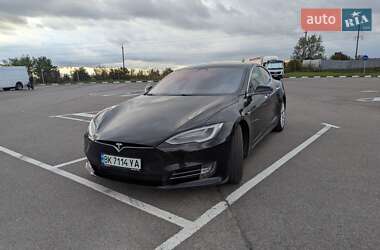 Лифтбек Tesla Model S 2017 в Ровно