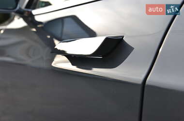 Ліфтбек Tesla Model S 2015 в 