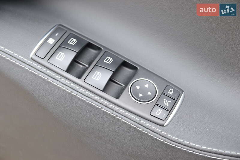 Лифтбек Tesla Model S 2015 в Луцке