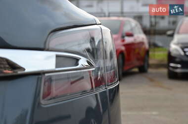 Ліфтбек Tesla Model S 2015 в 
