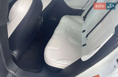 Ліфтбек Tesla Model S 2017 в 