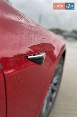 Лифтбек Tesla Model S 2017 в 