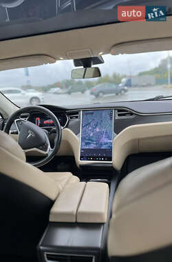 Лифтбек Tesla Model S 2017 в 