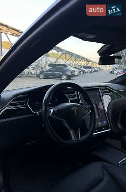 Лифтбек Tesla Model S 2016 в Львове