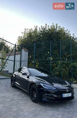 Лифтбек Tesla Model S 2016 в Львове