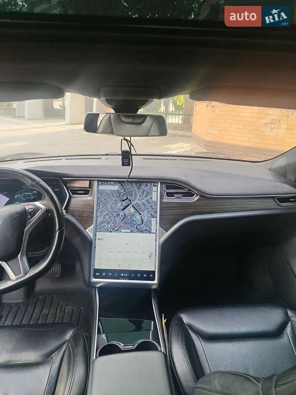Ліфтбек Tesla Model S 2016 в Олександрії