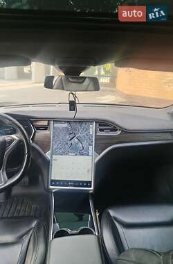 Лифтбек Tesla Model S 2016 в 
