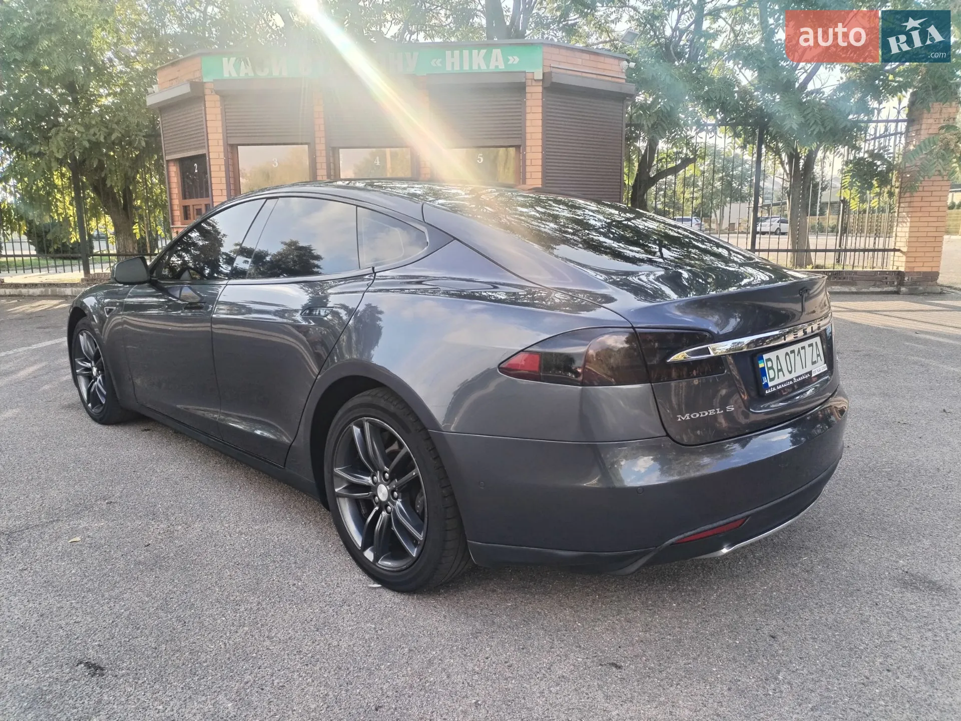 2016 Tesla Model S - мініатюра 8