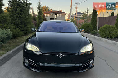 Лифтбек Tesla Model S 2012 в 