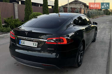 Лифтбек Tesla Model S 2012 в 