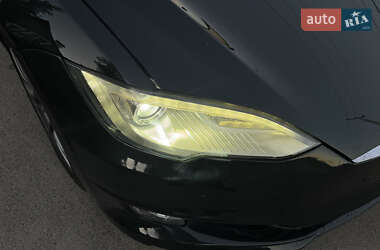 Лифтбек Tesla Model S 2012 в 