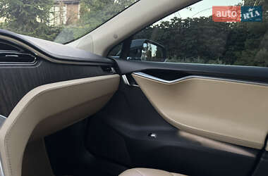 Лифтбек Tesla Model S 2012 в 