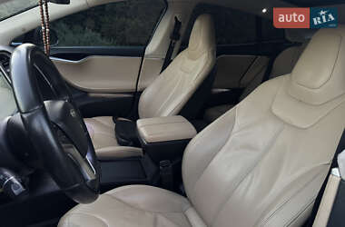 Лифтбек Tesla Model S 2012 в 