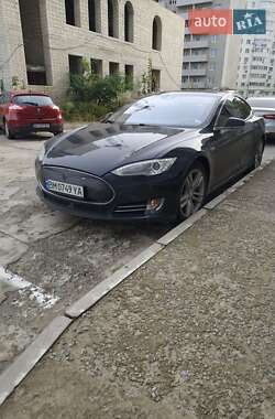 Ліфтбек Tesla Model S 2014 в Сумах