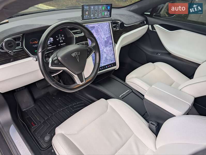 Ліфтбек Tesla Model S 2016 в Києві