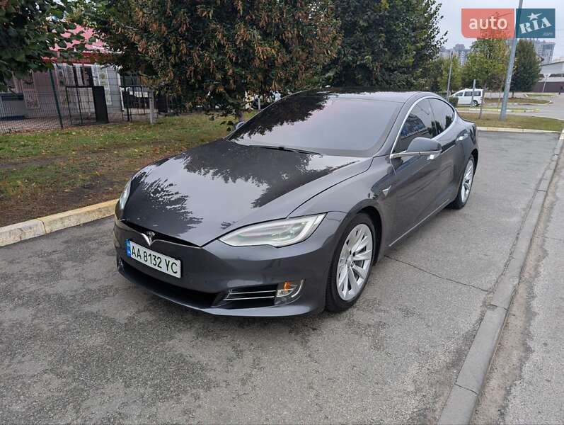 Tesla Model S 2016