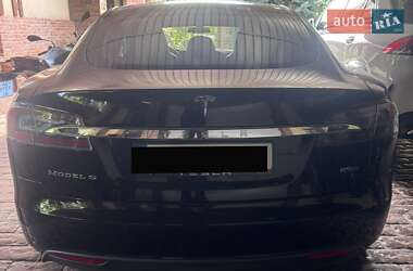 Лифтбек Tesla Model S 2015 в 