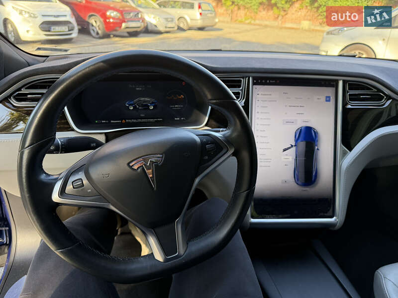 Лифтбек Tesla Model S 2016 в Кременчуге