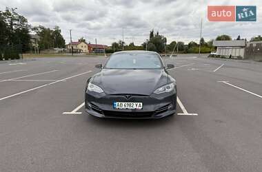 Ліфтбек Tesla Model S 2015 в 