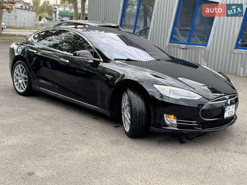Лифтбек Tesla Model S 2014 в Николаеве фото 46 Лифтбек Tesla Model S 2014 в Николаеве