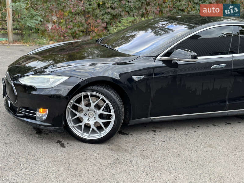 Лифтбек Tesla Model S 2014 в Николаеве фото 55 Лифтбек Tesla Model S 2014 в Николаеве