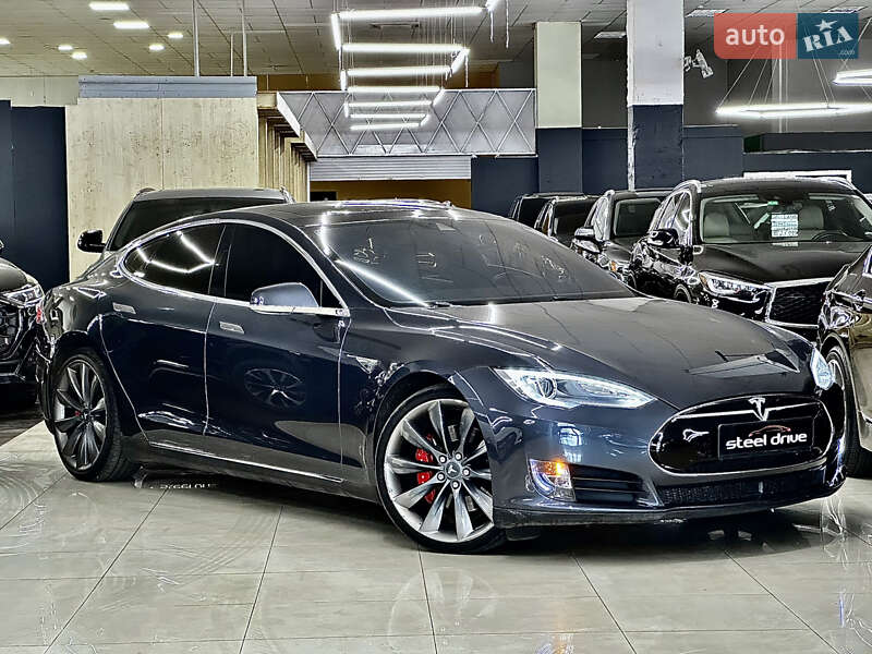 Лифтбек Tesla Model S 2015 в Николаеве