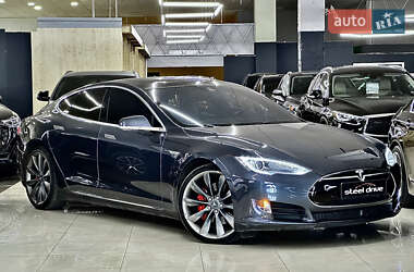 Ліфтбек Tesla Model S 2015 в 